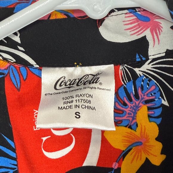 Coca-Cola Hawaiian Button-Up Shirt Black Floral Mens Small Short Sleeve Rayon - Picture 4 of 4